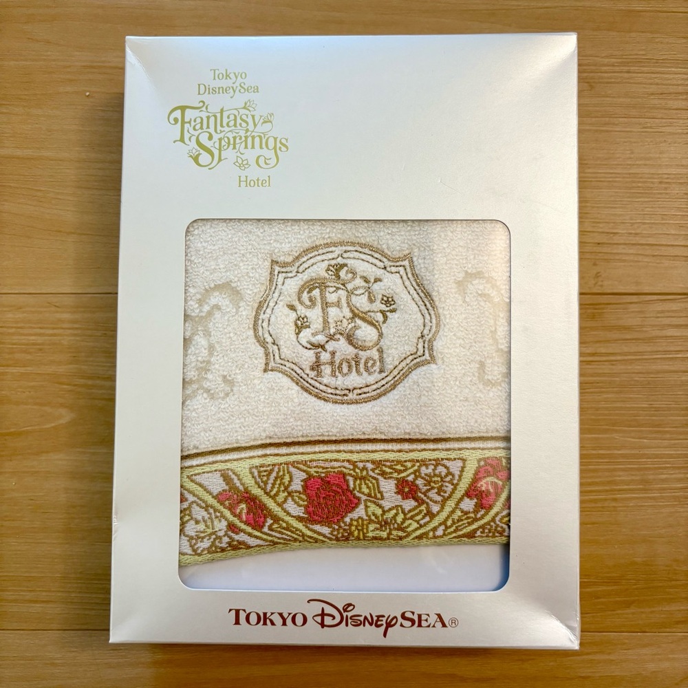 Tokyo DisneySea Fantasy Springs Hotel Towel